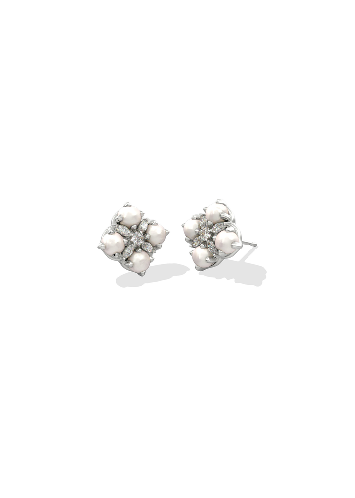 Dira Pearl Stud Earrings
