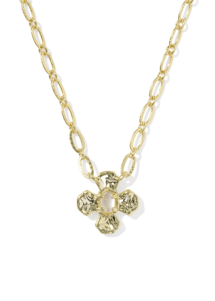 Leanne Short Pendant Necklace