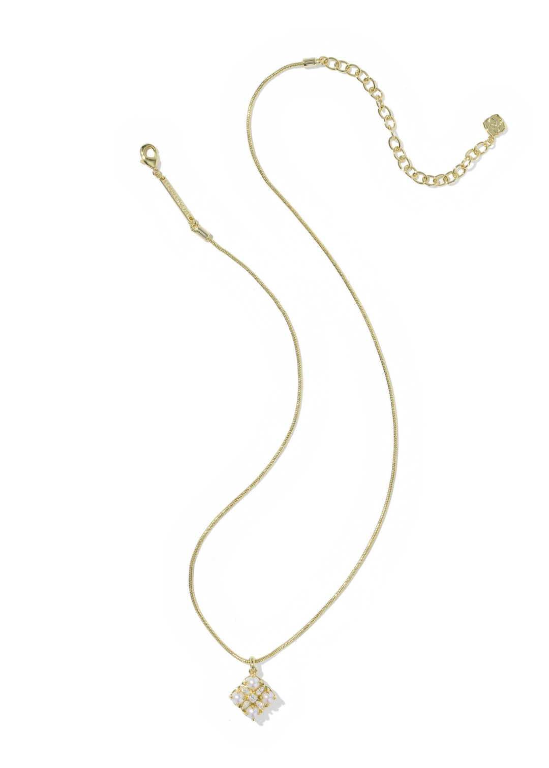 Dira Pearl Short Pendant Necklace