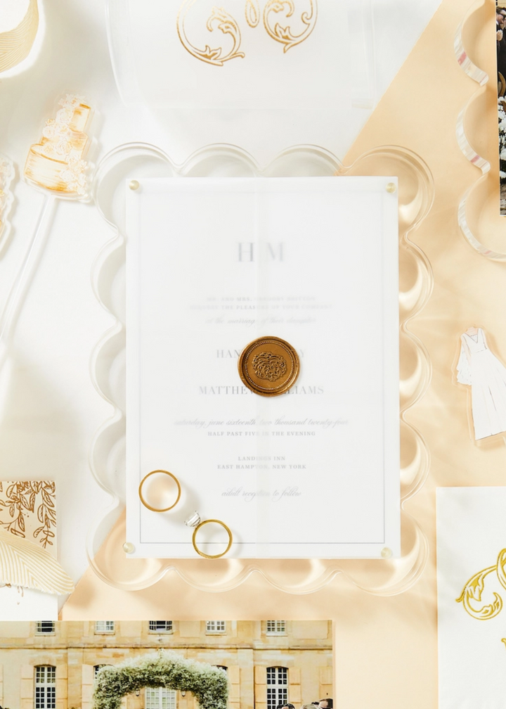 Clear Scallop Picture Frame